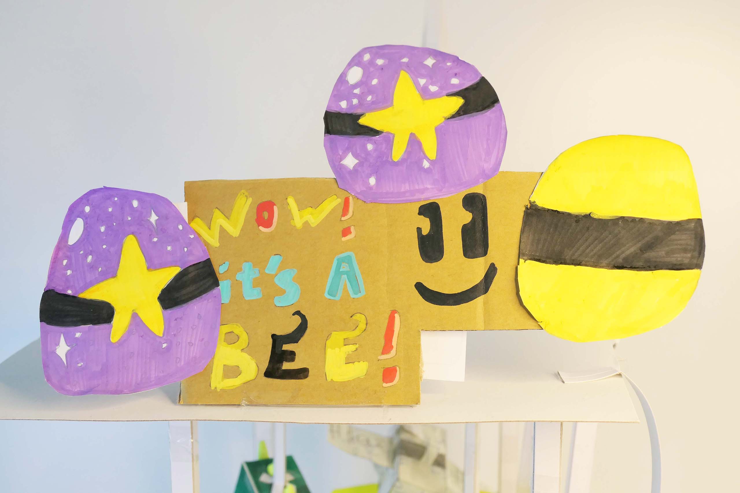 it's a bee!-3/9